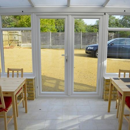 Winston Guesthouse Bicester Exteriör bild
